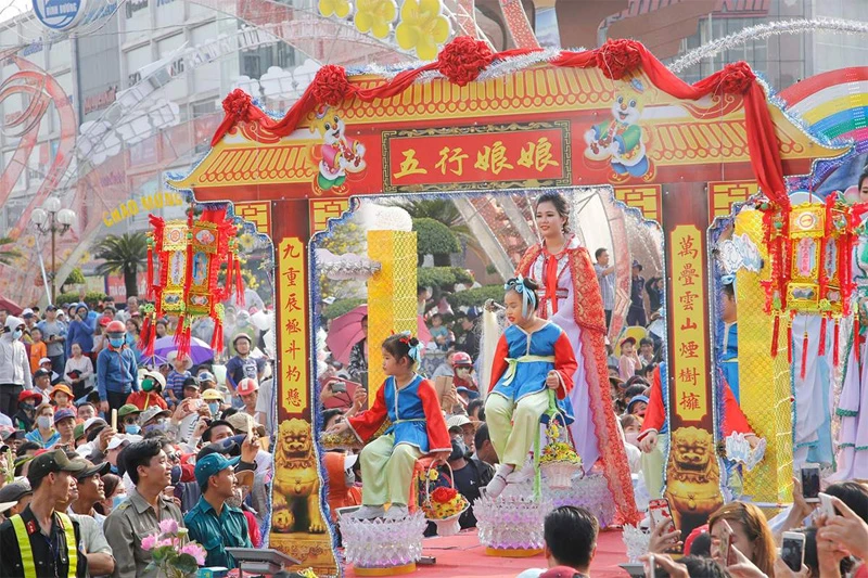 le hoi ba thien hau