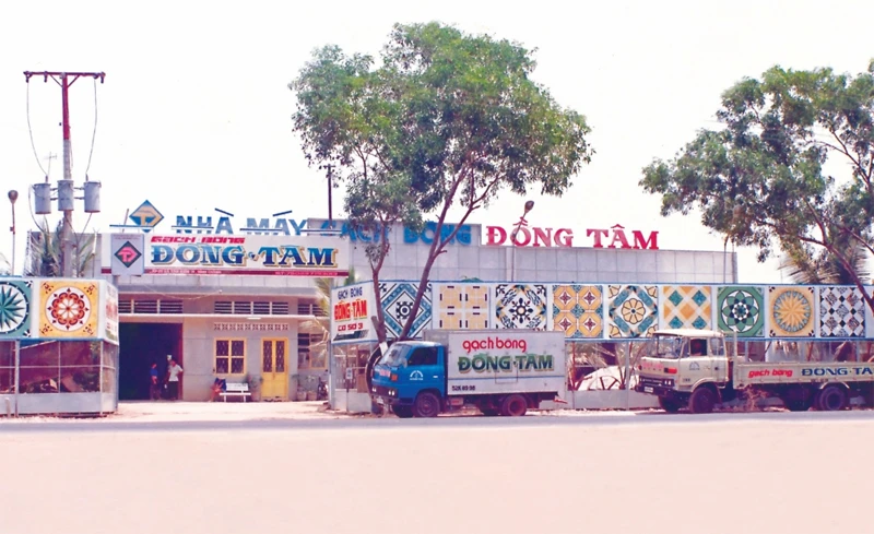 nha may gach dong tam