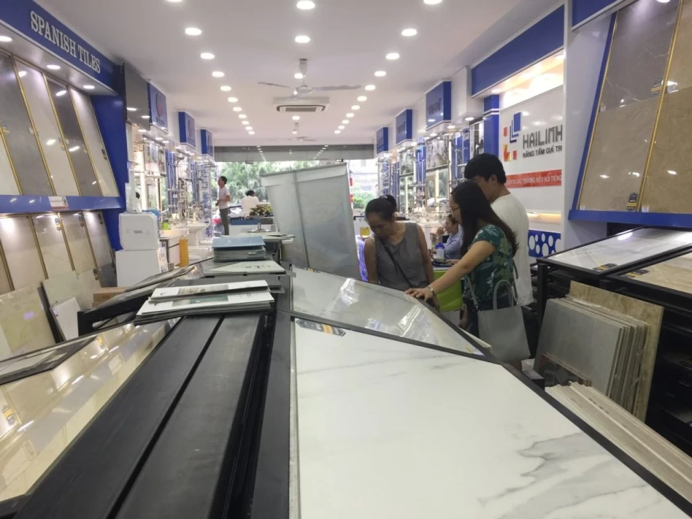 mua gach trang tri tai hai linh