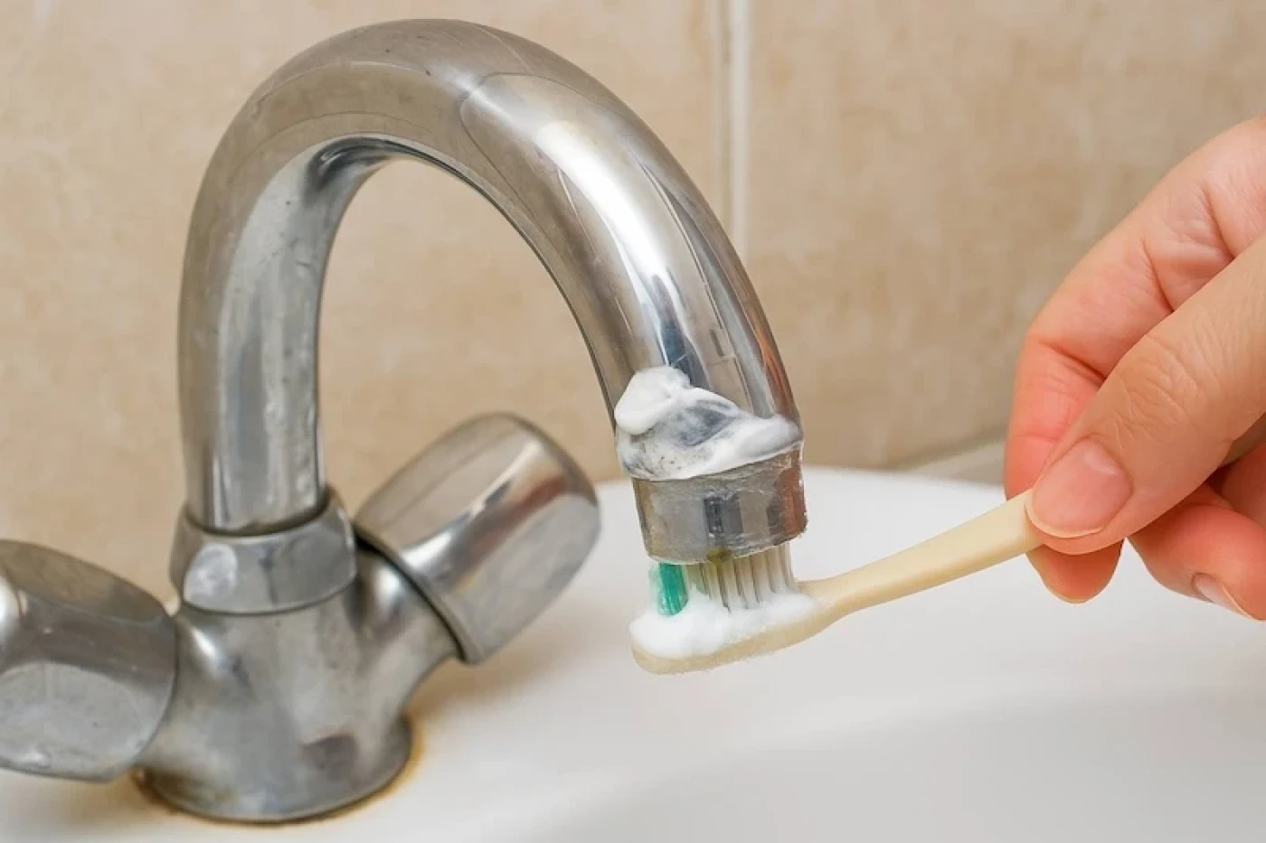 su dung kem danh rang lam sach voi chau