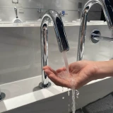 Vòi cảm ứng tự động TOTO TLE26007V 4