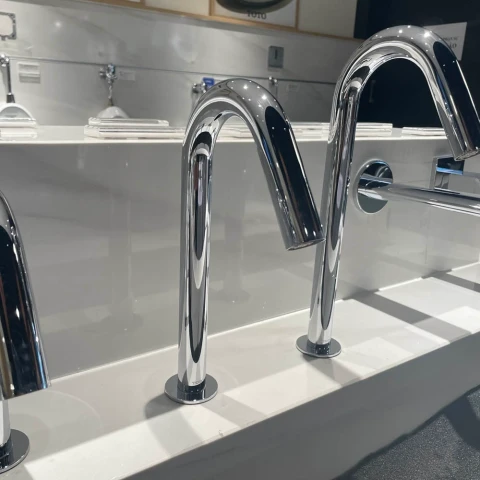 Ảnh Vòi cảm ứng tự động TOTO TLE26007V 3