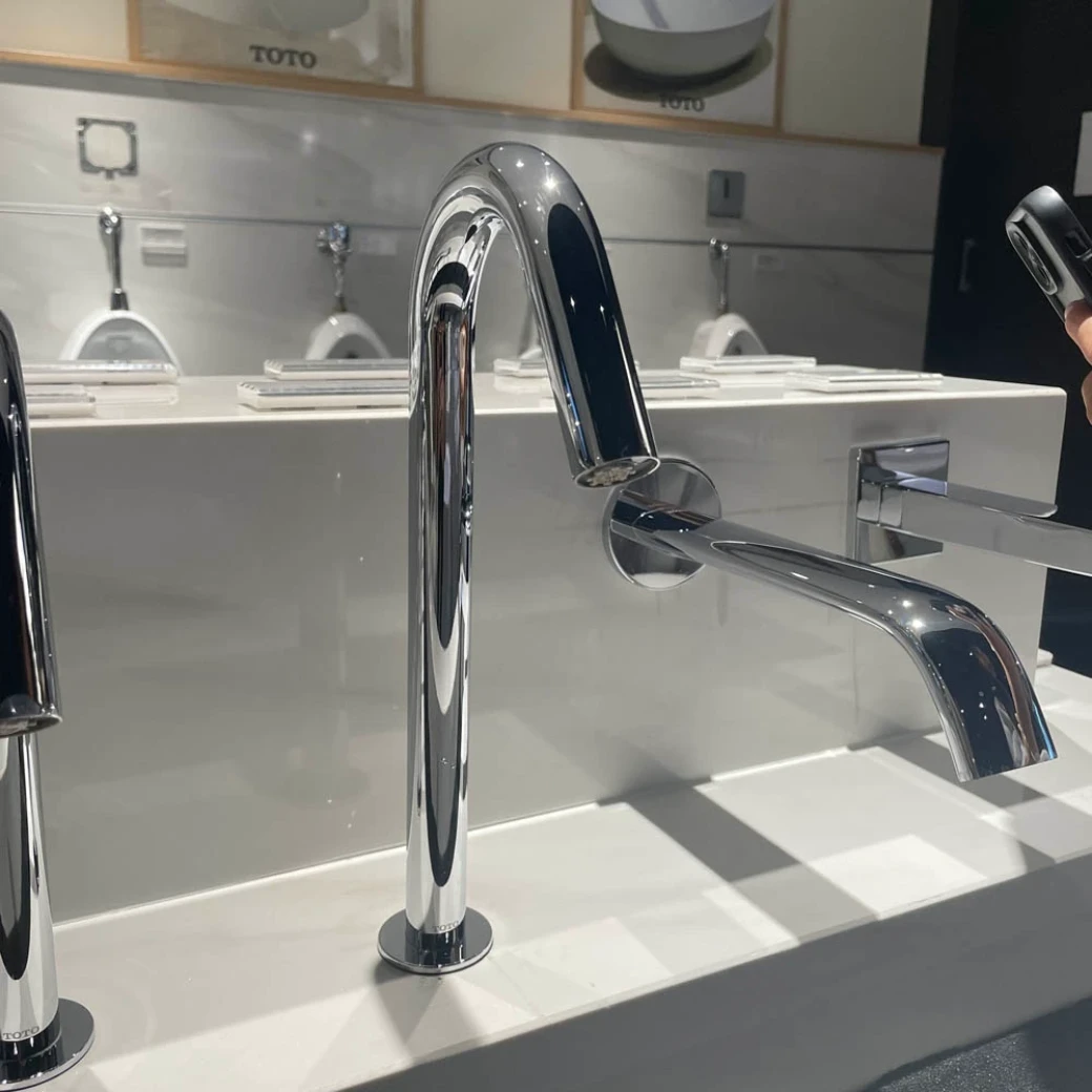 voi-cam-ung-tu-dong-toto-tle26008v